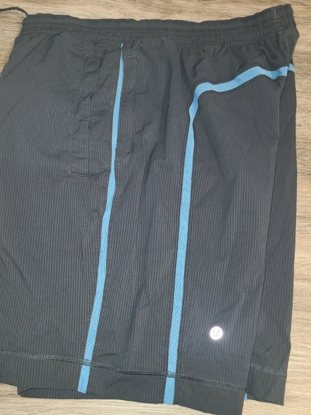 Lululemon men M Running Pace Breaker Shorts Lined 8in